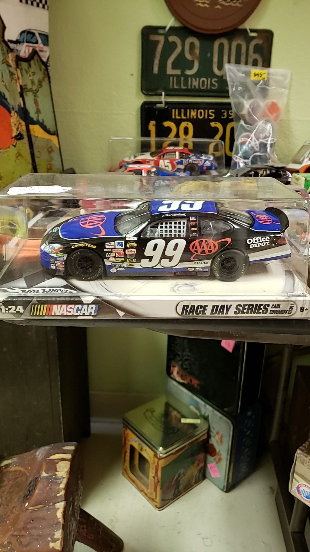 Carl Edward's #99 Nascsr Hot Wheels Race Day Series 1:24