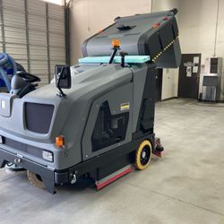 Sweeper/Scrubber Cleaning Machine