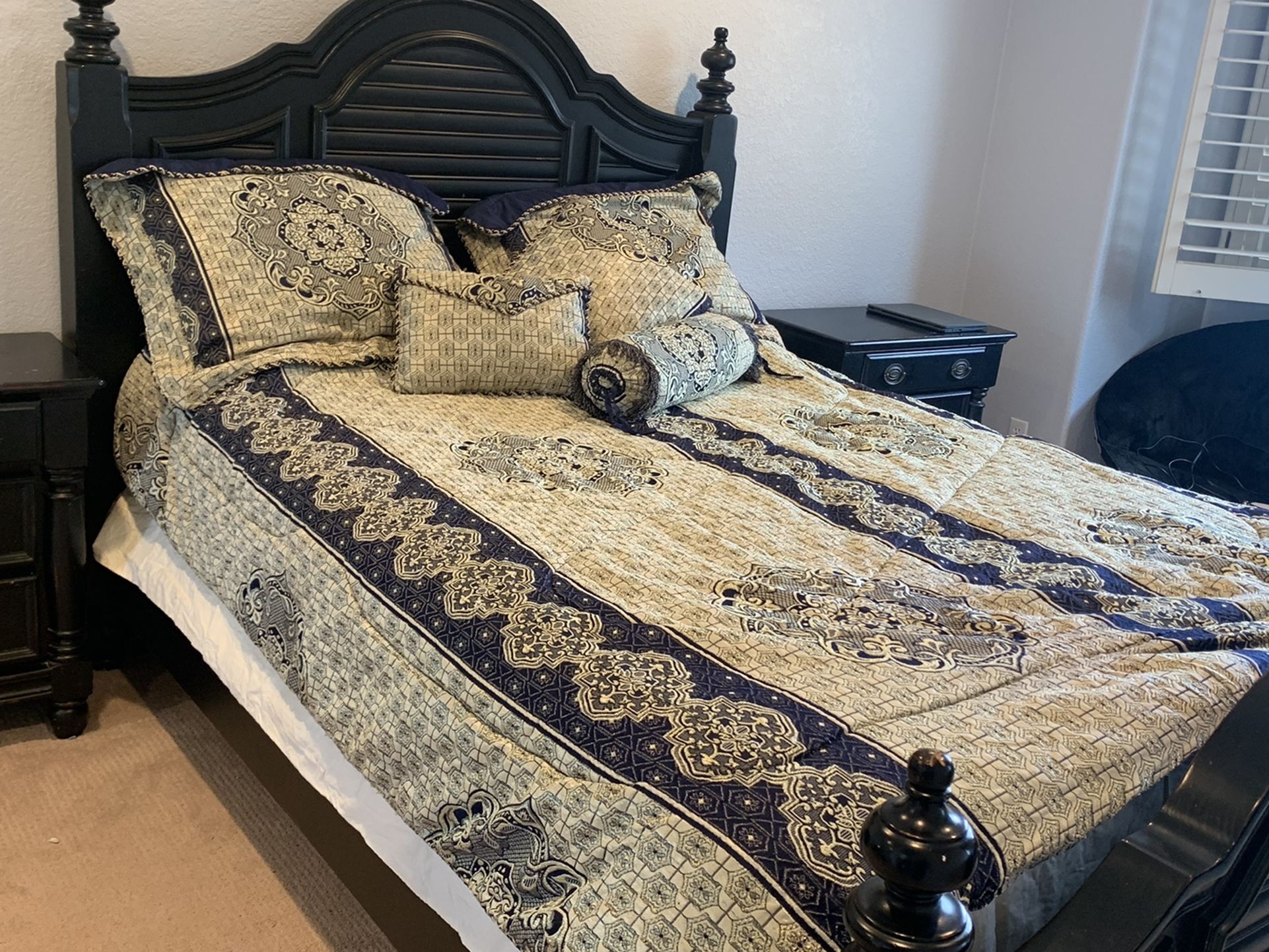 Queen Black Complete Bedroom Set