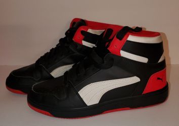 Mens Pumas Size 8