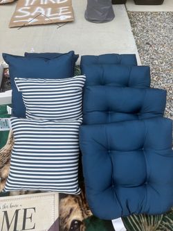 Outdoor pillows and cushions