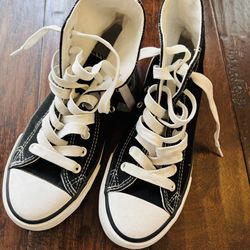 Womens Canvas Sneakers High Top Lace ups  Size 5