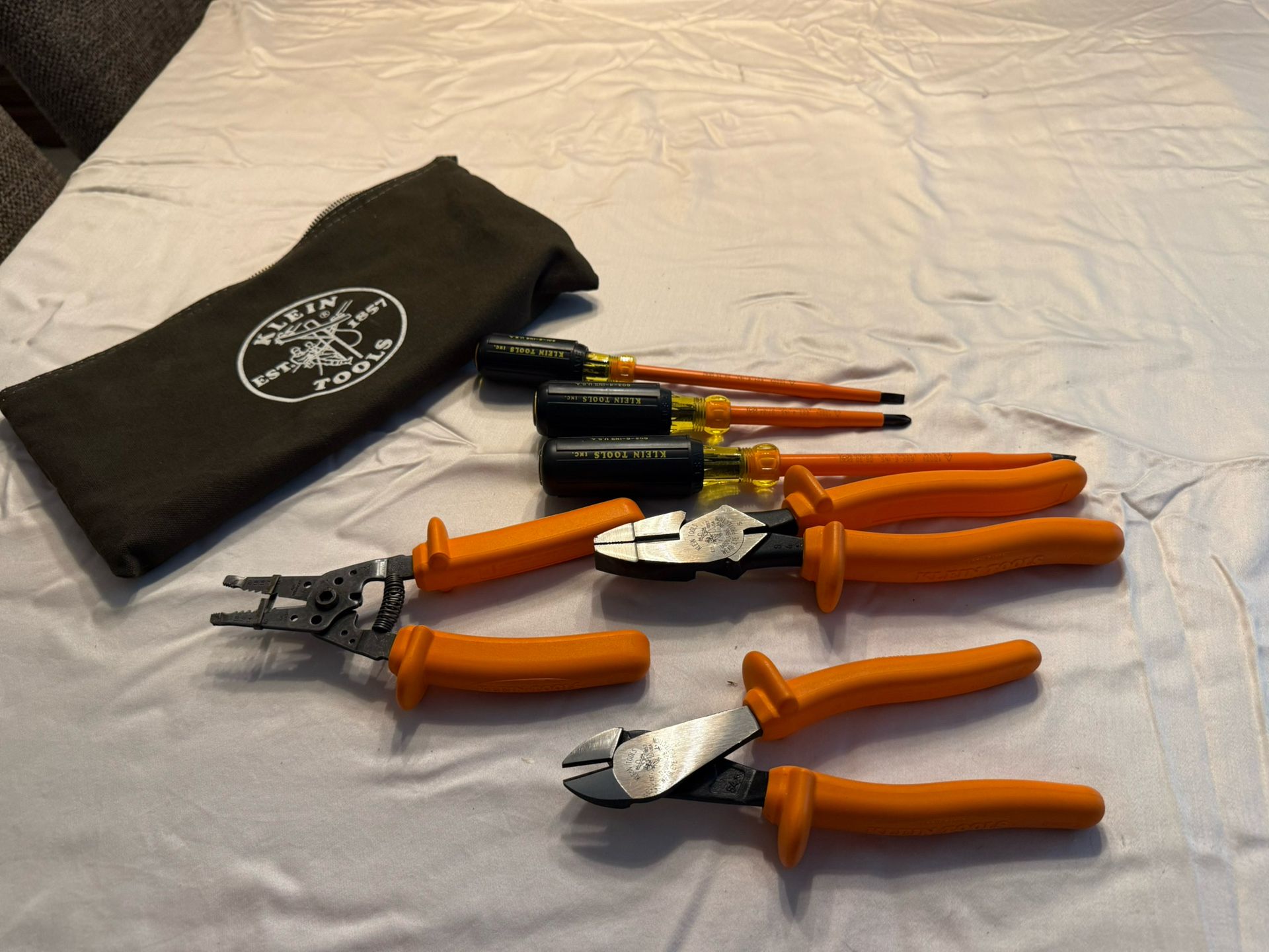 Klein 6 Piece Insulated Hand Tools Set With Klein Pouch