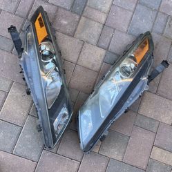 2010-2012 Honda Crosstour Headlights Left & Right