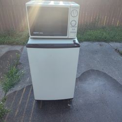 Refrigerator/Microwave 