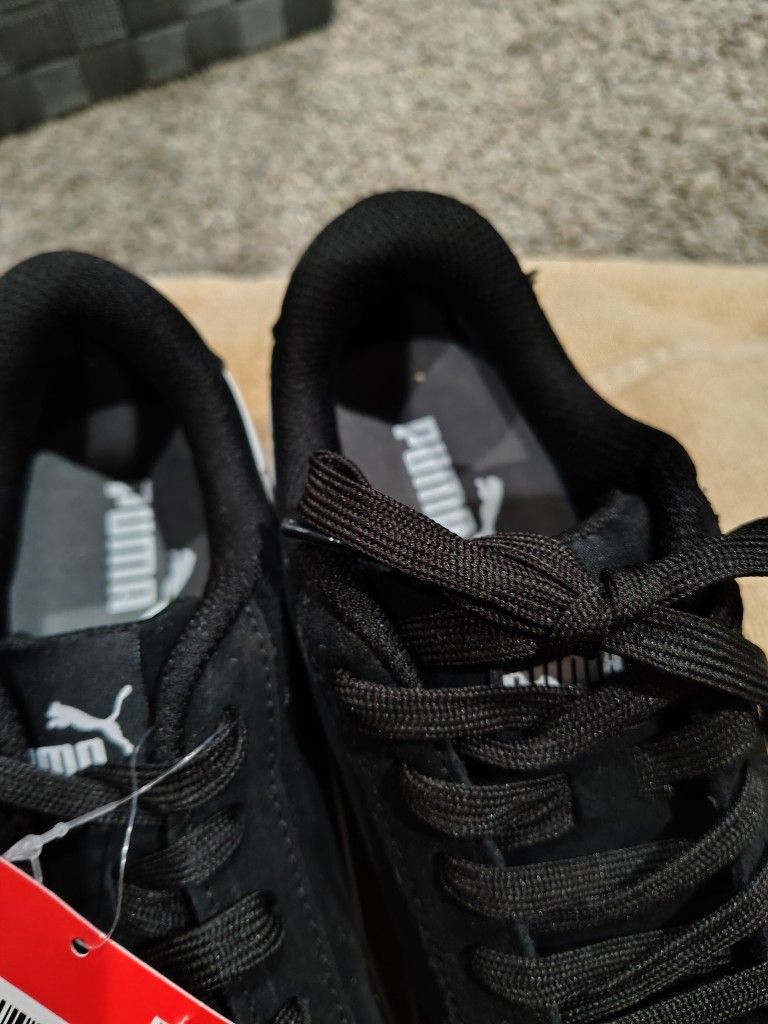 New Men's Pumas Size 7 1/2