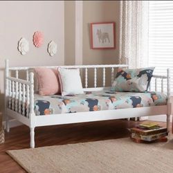 Beautiful White Spindle Twin Daybed (New In A Box)