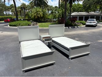 2 Twin Bed Set With Mattress for Sale – Excellent Condition
