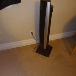 Standing Fan With Remote 