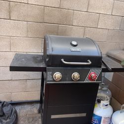 Dyna Glo - 3 Burner grill