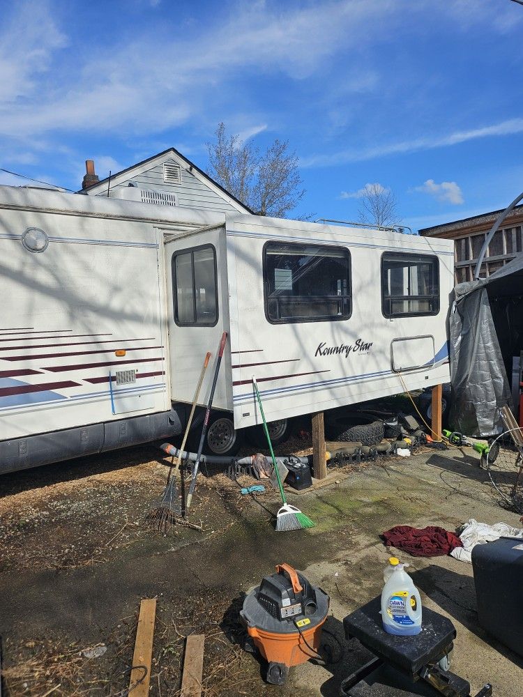 1998 Newmar Kountry Star