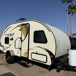 2014 r-pod 18ft slide out fully self contained