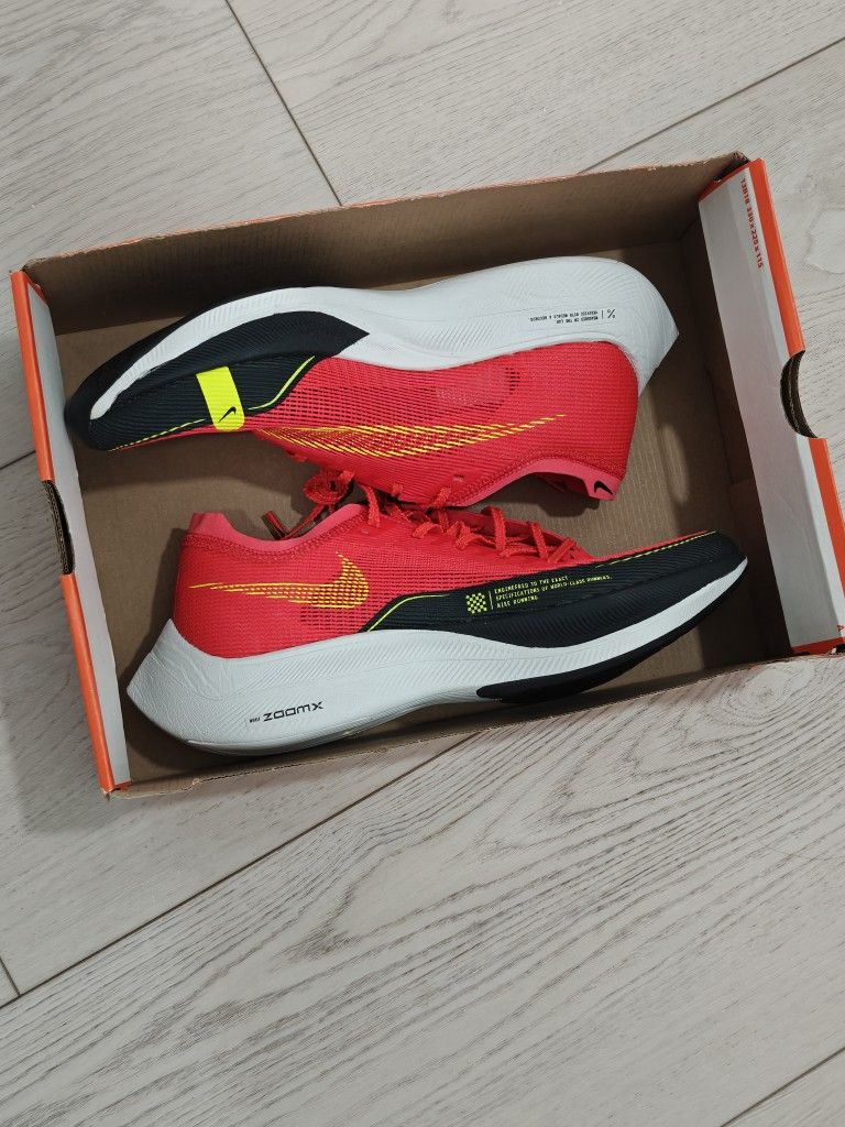 NEW Nike Vaporfly Red Running Shoes Size 9 Mens