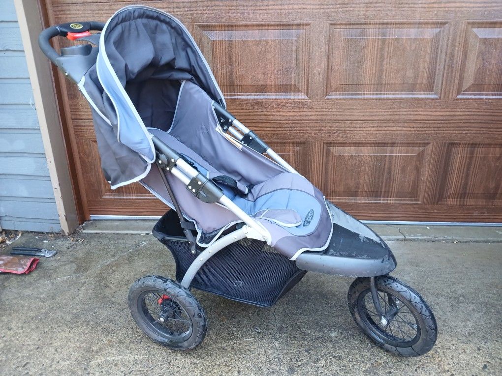 InStep Suburban Safari Jogging Stroller.