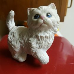 White Ceramic Kitty