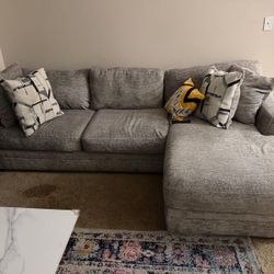 Selling My Furniture 
