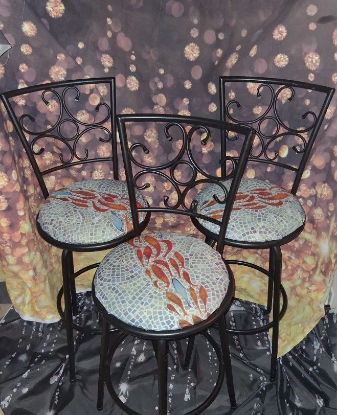 3 Swivel Stools