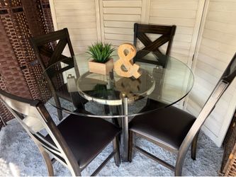 Dinning set good condición $140