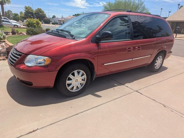 Super Clean 2007 Chrysler Town & Country Touring Van