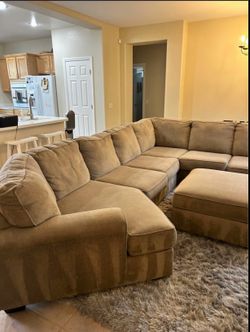 Free delivery  NO DEPOSIT Brown U Shaped Sectional with Cuddler no ottoman