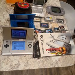 Nintendo 3DS Lot Everything Is Charged And Ready To Use 