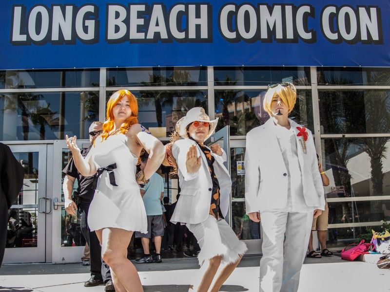 2 Tickets To Long Beach Comic Con Saturday 