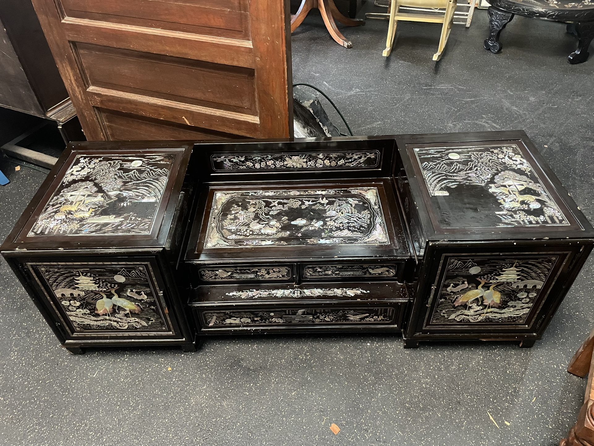 1960s korean mother of pearl Cabinet - Black Lacquer Vanity Table