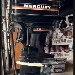 35 HP Mercury Outboard Low Hours, Clean