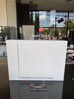 Apple MacBook Air 13” M5 Chip 16GB RAM 512SSD! 90 day Warranty! We offer financing.