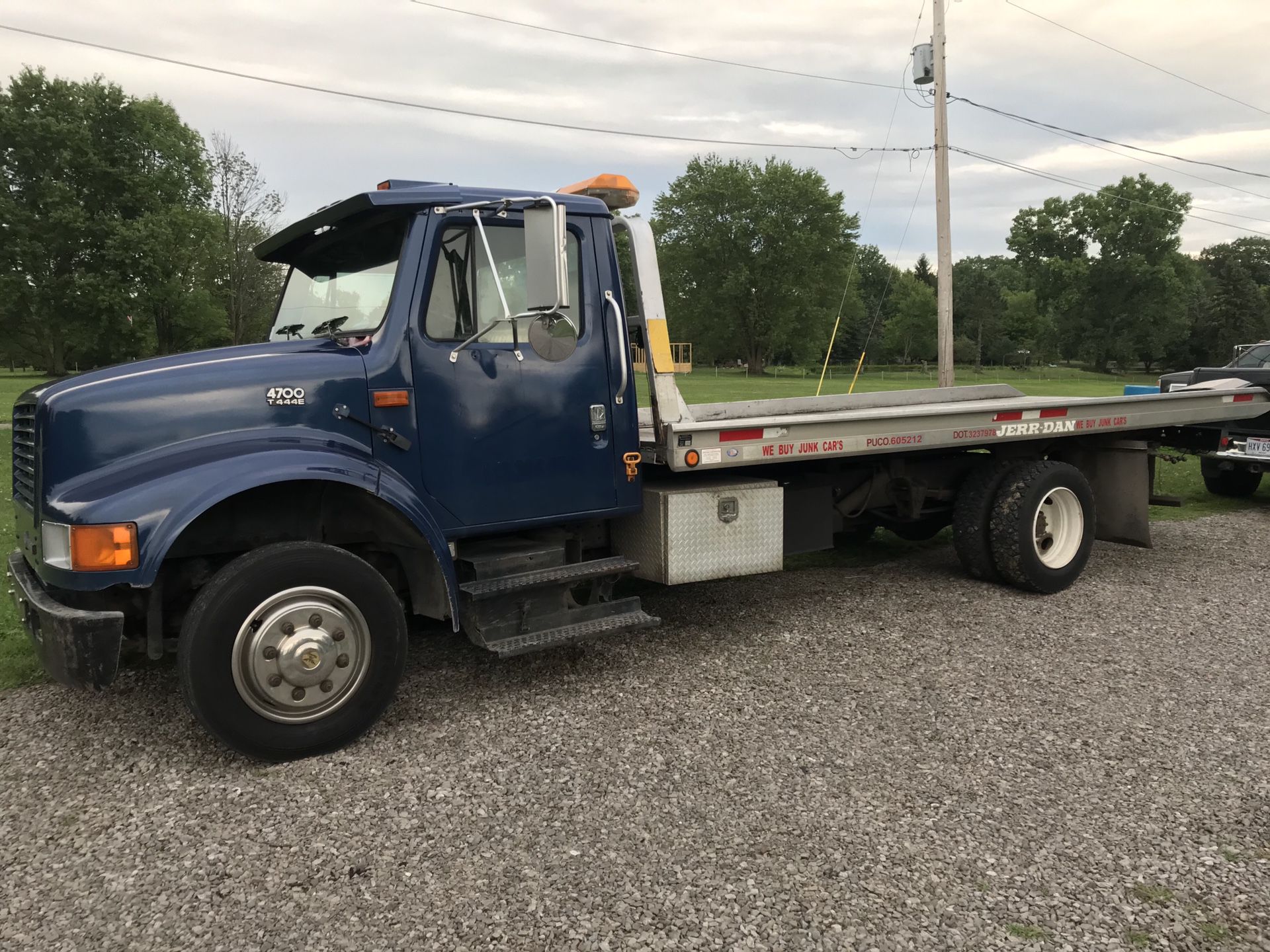 95 International Flatbed Tow truck