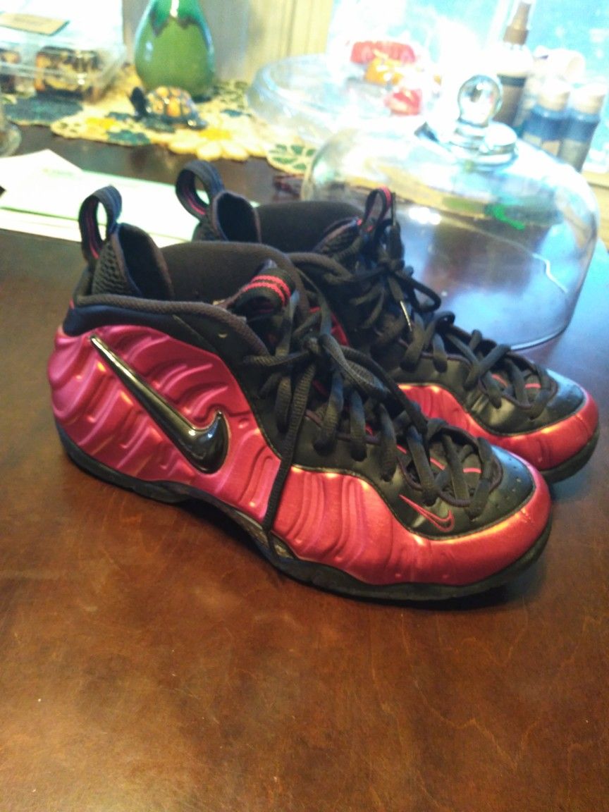 "Foamposites" Size 9 1/2..Good Condition