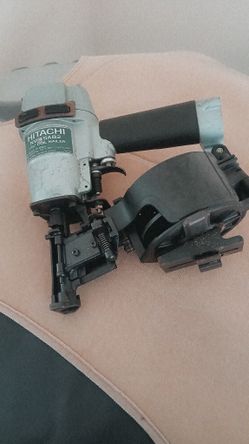 HITACHI ROOFING NAILER