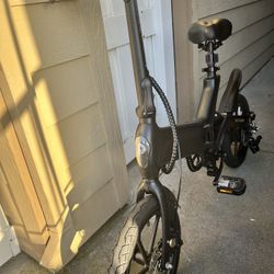 Jetson Haze Folding Electric Bike - Barely Used  Must Go!