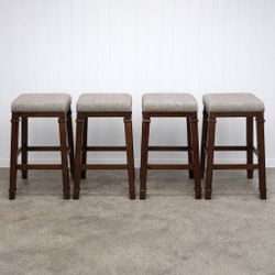 4 bar chairs in great condition