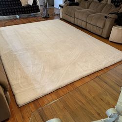 Shag Pile Area Rug By Rex Collection  7’6” X 9’6” In Excellent Condition 