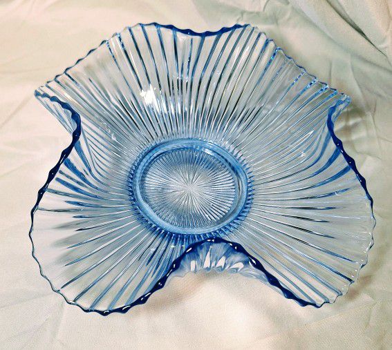 Vintage Mermaid Folded Tail Opalescent Candy Dish 9 1/2" Circumference

