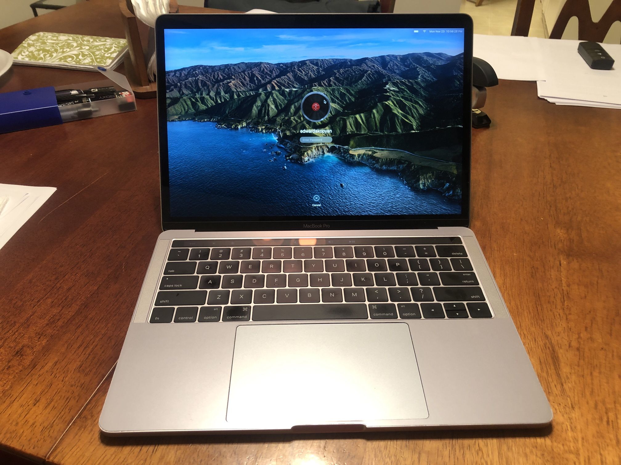 MacBook Pro (13-inch, 2016 Four Thunderbolt 3 ports)