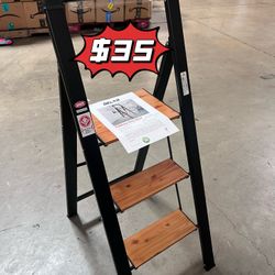 ❤️$35❤️ DELXO Step Ladder Folding Step Stool 3 Step Ladder   Pick up is in the East Los Angeles 90032 El Sereno Neighborhood. Between Huntington Drive