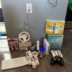 Huge Wii Bundle (Plays GameCube!) - Console, 3 Remotes, Zelda, Mario & GC Controller