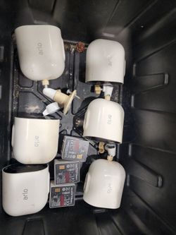 Arlo pro2 complete Wireless Security Cameras Lot of 6 cameras