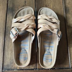 Women’s Sandals - Size 8