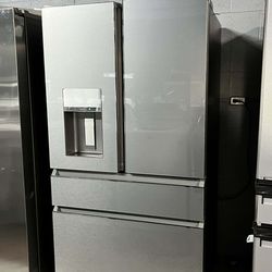 Café - 27.8 Cu. Ft. 4-Door French Door Smart Refrigerator with Convertible Drawer with Soft Freeze - Platinum Glass.

Four-door configuration: This re