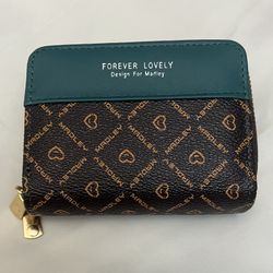 Woman’s Green Wallet 