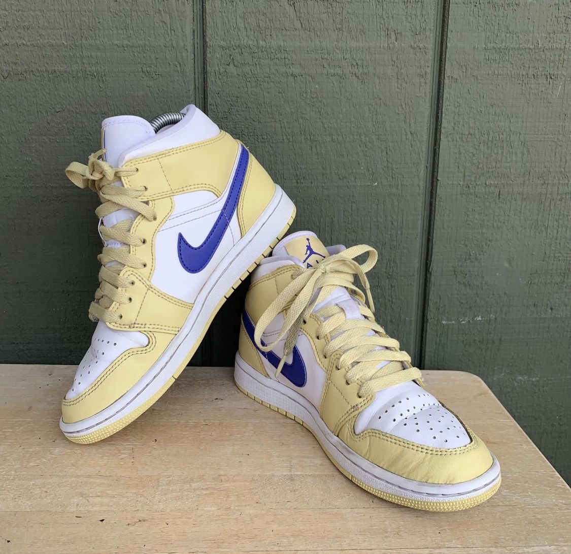 Women’s Size 6 M - Nike Jordan 1 Basketball Shoes White BQ6472-701