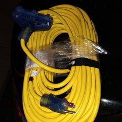 100 FT 3 PRONG EXTENSION CORD 
