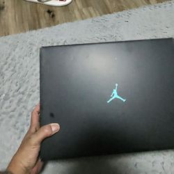 Jordan 11 retro gamma blue size 9.5 