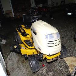 Cub Cadet Riding Mower 