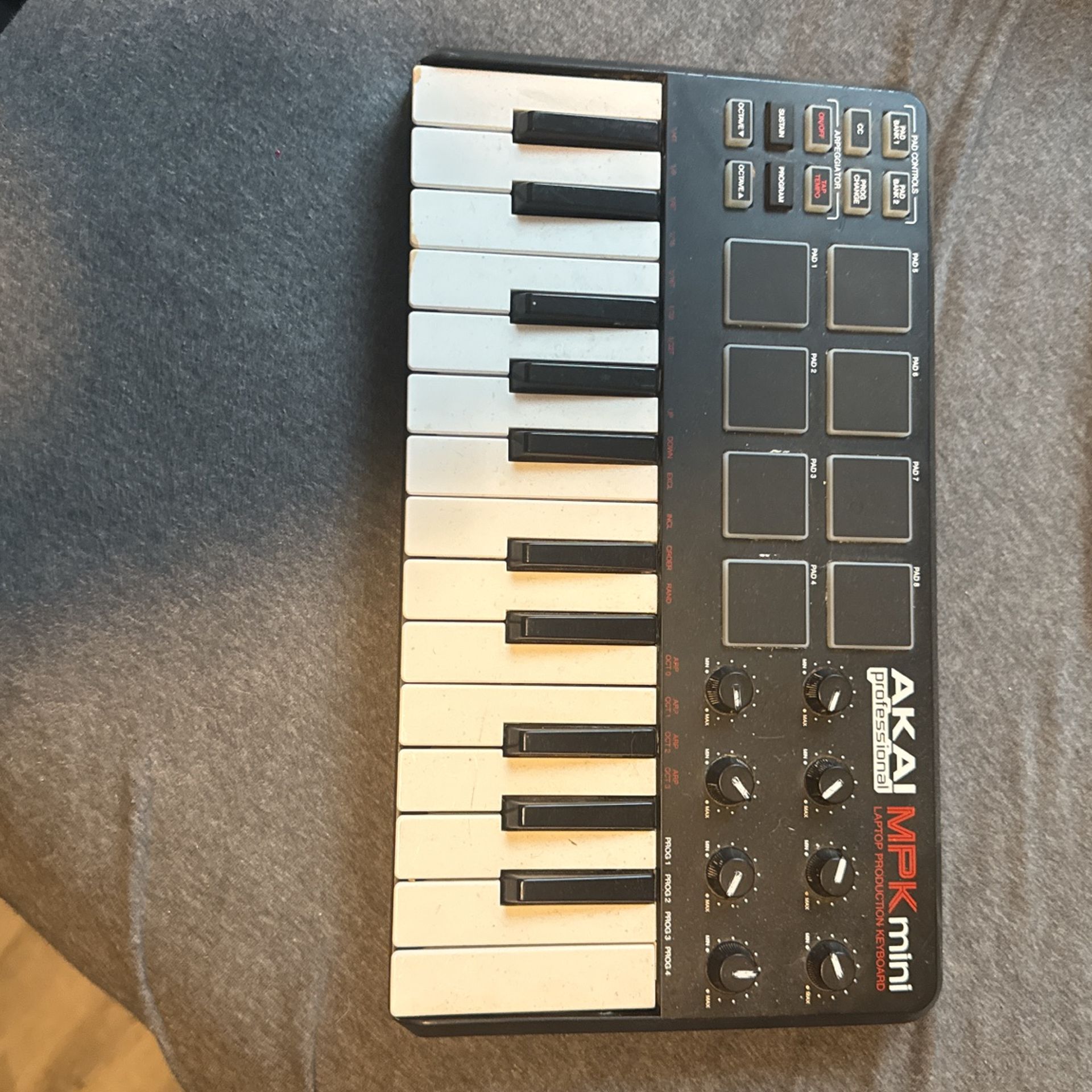 AKAI MPK MINI