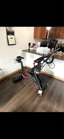 Peloton bike with accessories package