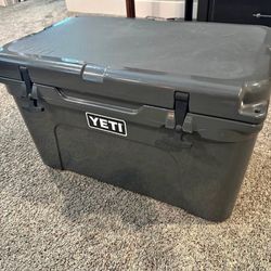 Yeti~45~Tundra~Ice~Cooler